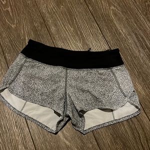 Lululemon Speed Up Shorts 2.5”